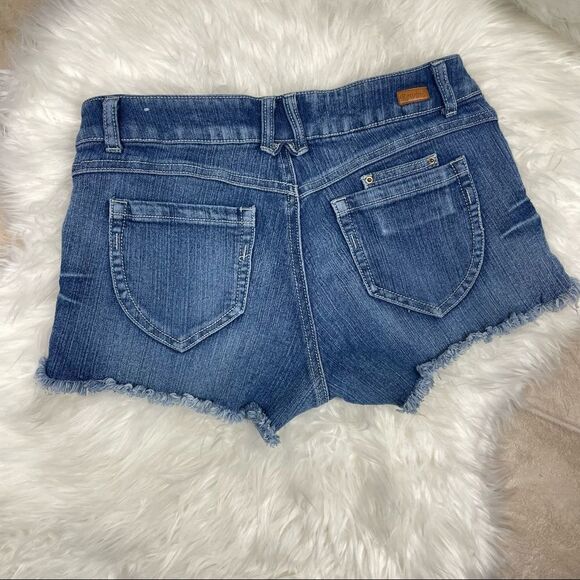 Rewind | embroidered denim shorts 9.0 cut off distressed daisy dukes. - Picture 3 of 7